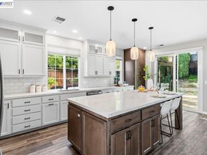 5625 Applegate Way, Dublin CA 94568