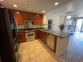 423 7th Street 313, Oakland CA 94607