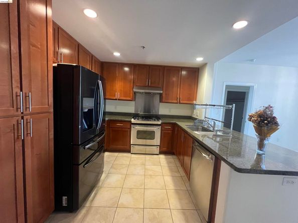 423 7th Street 313, Oakland CA 94607