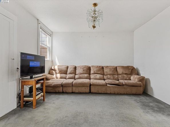 40 Acton St, Daly City CA 94014