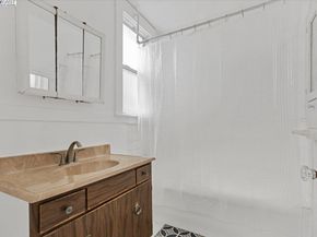 40 Acton St, Daly City CA 94014