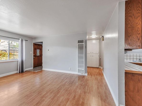 24930 2nd St, Hayward CA 94541