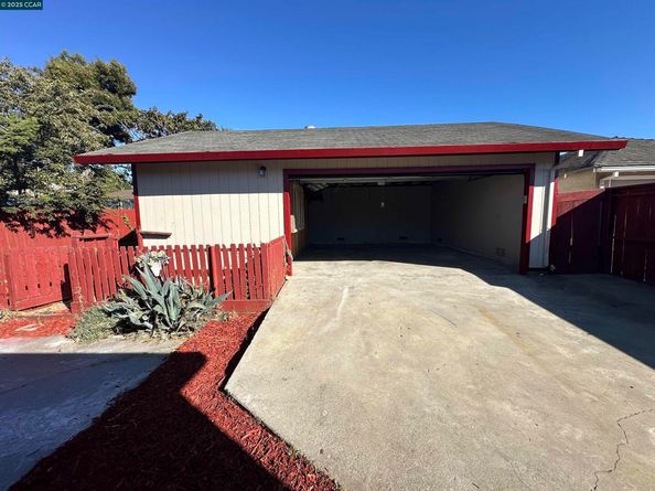 1560 170Th Ave, Hayward CA 94541