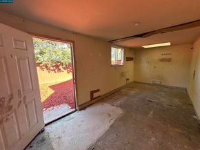 1560 170Th Ave, Hayward CA 94541