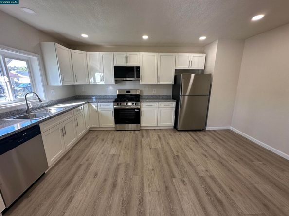1560 170Th Ave, Hayward CA 94541