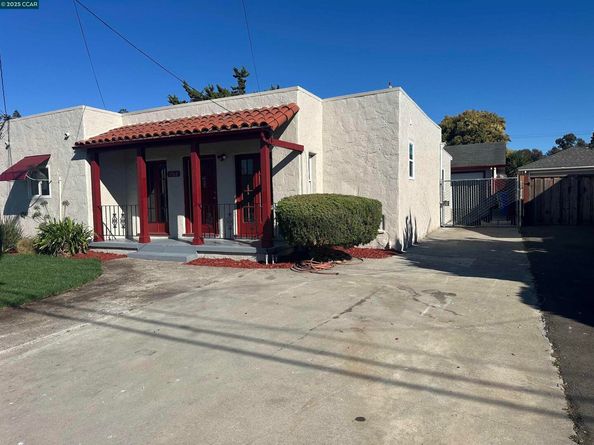 1560 170Th Ave, Hayward CA 94541