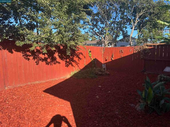 1560 170Th Ave, Hayward CA 94541