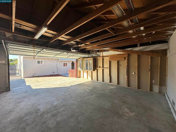 1560 170Th Ave, Hayward CA 94541