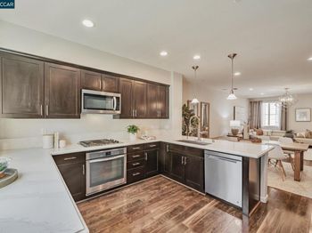 6555 S Mariposa Ct