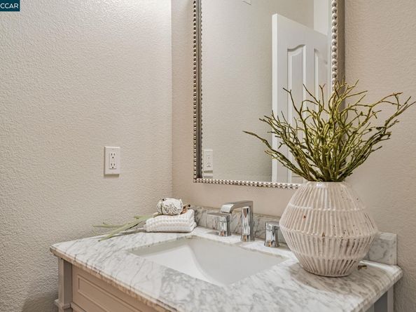 6555 S Mariposa Ct, Dublin CA 94568