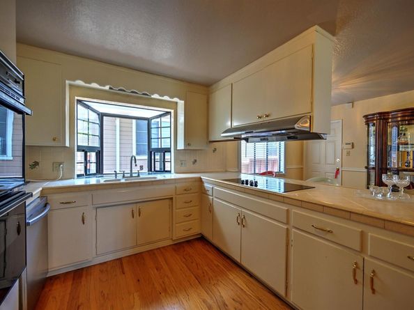 4347 Moreland Dr, Castro Valley CA 94546