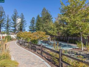 118 Wallace Cir, Moraga CA 94556