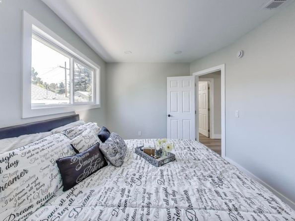 2131 Pomona, Martinez CA 94553