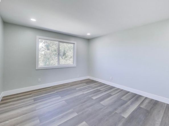 2131 Pomona, Martinez CA 94553