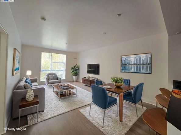 585 9th 422, Oakland CA 94607