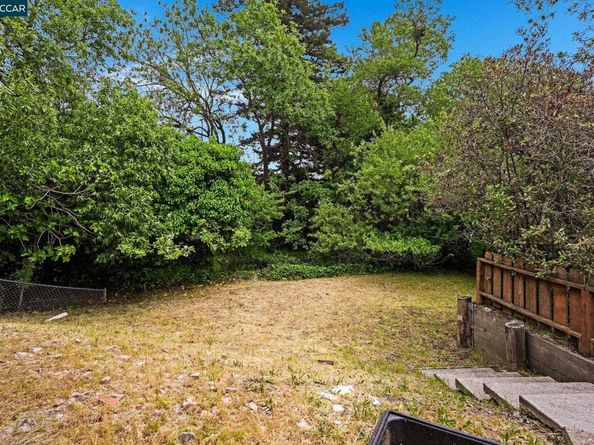 2326 Estrella Ct, Pinole CA 94564