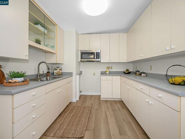 2326 Estrella Ct, Pinole CA 94564
