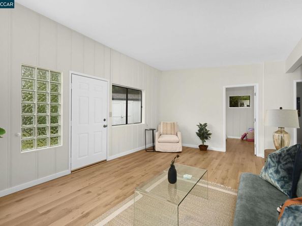 2326 Estrella Ct, Pinole CA 94564