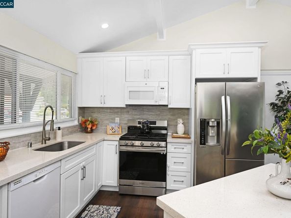 2326 Estrella Ct, Pinole CA 94564