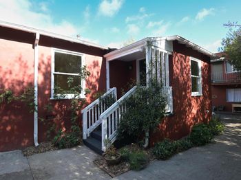 2218 Parker St