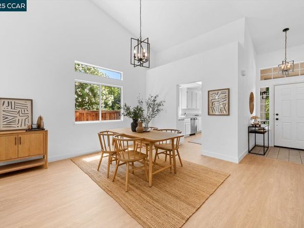 1731 Indian Wells Way, Clayton CA 94517