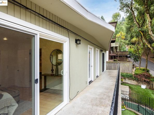 6342 Doran Dr, Oakland CA 94611