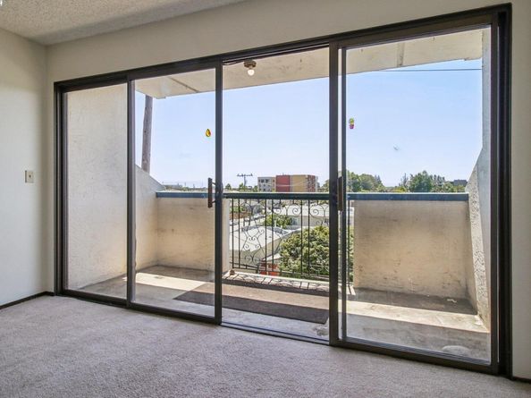 398 Parrott St 302, San Leandro CA 94577