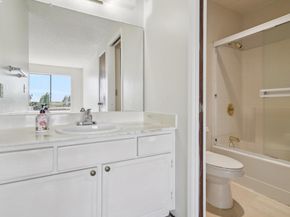 398 Parrott St 302, San Leandro CA 94577