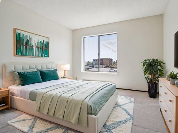 398 Parrott St 302, San Leandro CA 94577