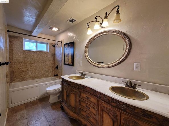 40 Hilldale Ct, Orinda CA 94563
