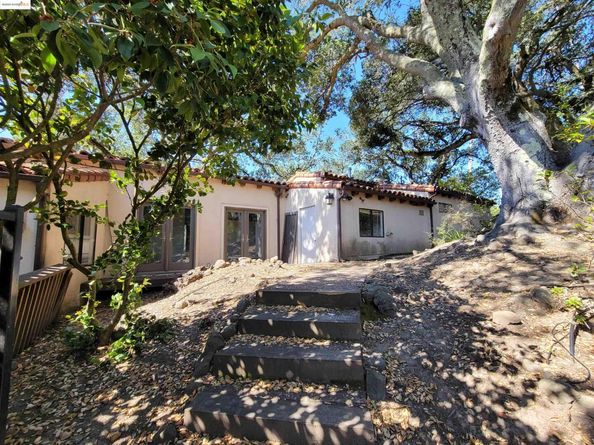 40 Hilldale Ct, Orinda CA 94563