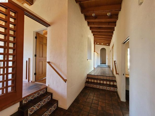 40 Hilldale Ct, Orinda CA 94563
