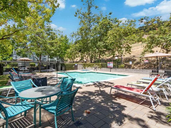 760 Canyon Oaks Dr D, Oakland CA 94605