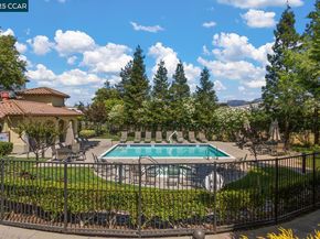 26 Warhol Way, Pleasant Hill CA 94523