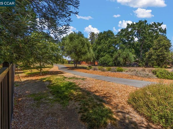 26 Warhol Way, Pleasant Hill CA 94523