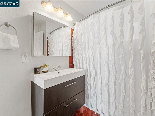 16543 Hannah Dr, San Leandro CA 94578