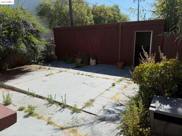 2542 Filbert St, Oakland CA 94607