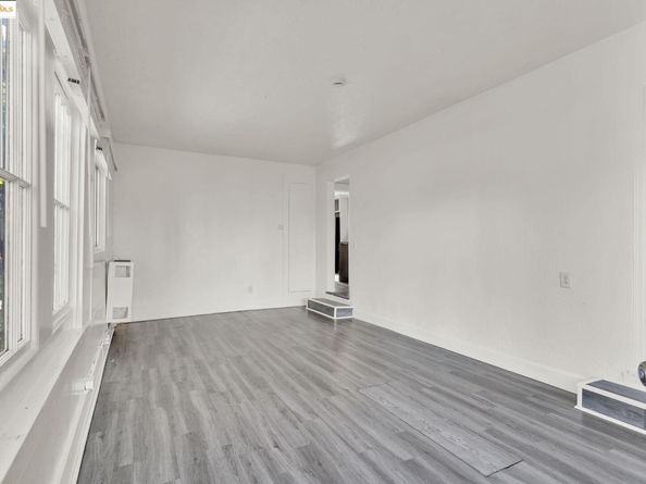 2542 Filbert St, Oakland CA 94607