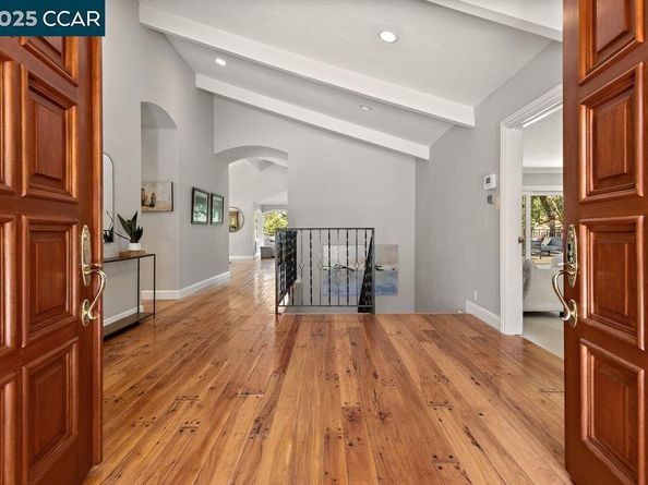 3949 Canyon Rd, Lafayette CA 94549