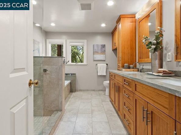 3949 Canyon Rd, Lafayette CA 94549