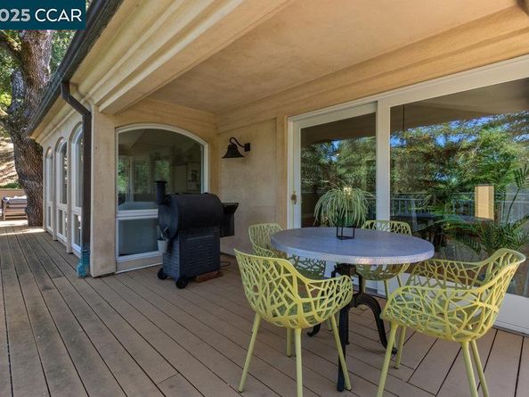 3949 Canyon Rd, Lafayette CA 94549