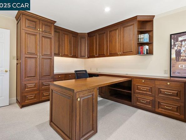 3949 Canyon Rd, Lafayette CA 94549
