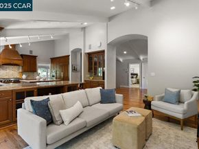 3949 Canyon Rd, Lafayette CA 94549