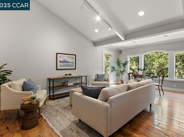 3949 Canyon Rd, Lafayette CA 94549