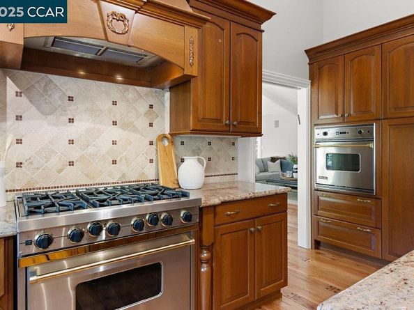 3949 Canyon Rd, Lafayette CA 94549