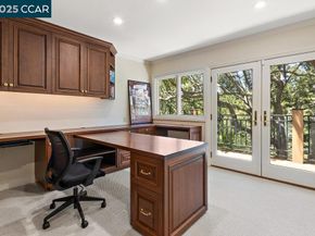 3949 Canyon Rd, Lafayette CA 94549