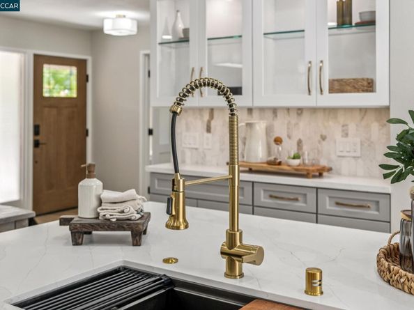 1736 Golden Rain Rd 2, Walnut Creek CA 94595