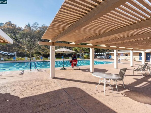 1736 Golden Rain Rd 2, Walnut Creek CA 94595