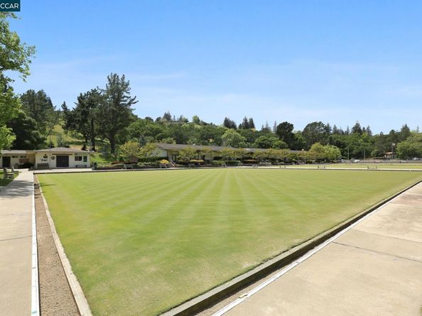 1736 Golden Rain Rd 2, Walnut Creek CA 94595