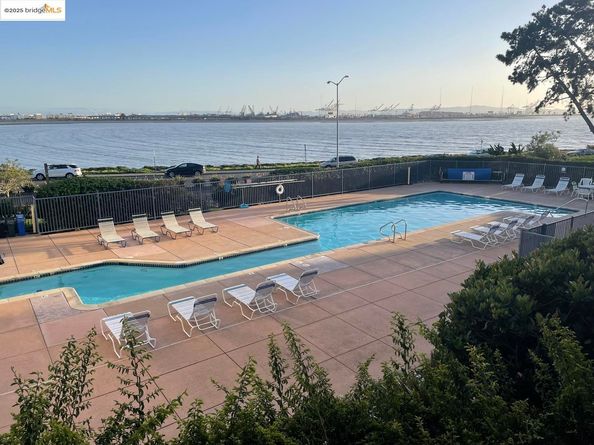 Undisclosed Address #41108229, Emeryville CA 94608